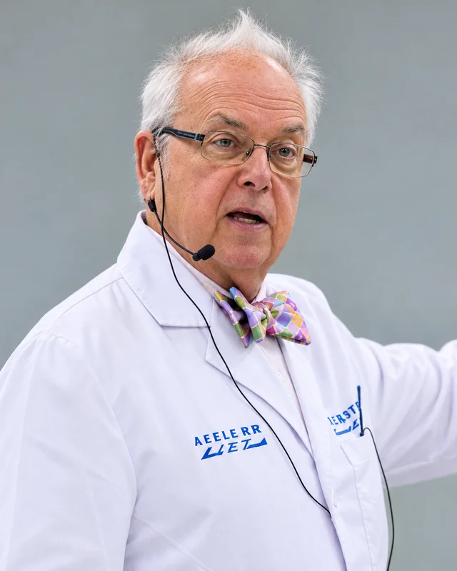 Mark H. Swartz 博士